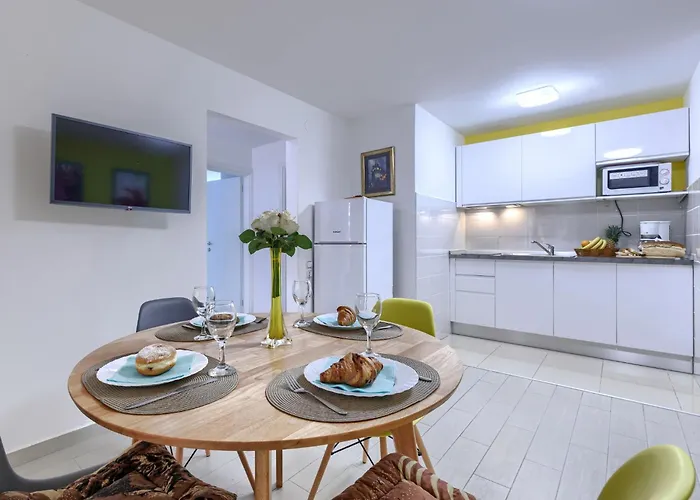 Apartment Canaria 1 By Interhome Pula