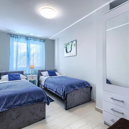 Canaria 1 By Interhome * Pula