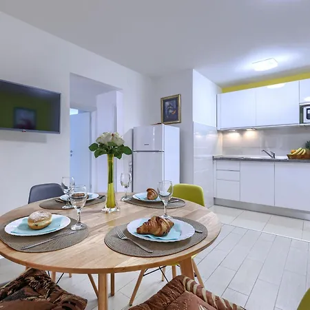 Apartman Canaria 1 By Interhome Pula