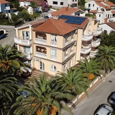 Canaria 1 By Interhome